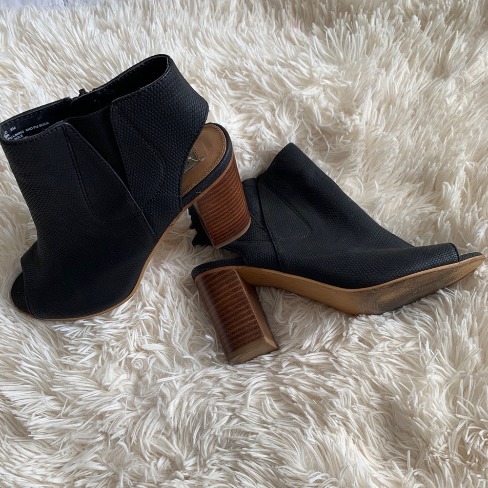 Black Steve Madden open heel peep toe booties